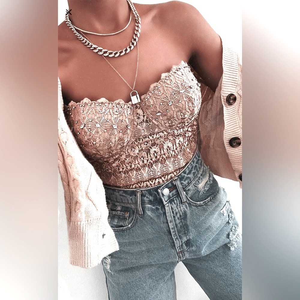 WINDSOR: Reigning Lace Crop Top